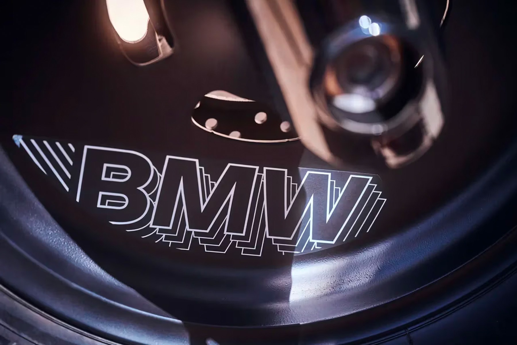 BMW 正式發表全新電能機車 CE 02