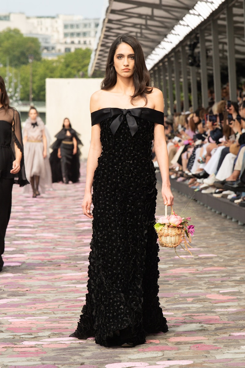 CHANEL 正式發表 2023/24 秋冬高定系列大秀