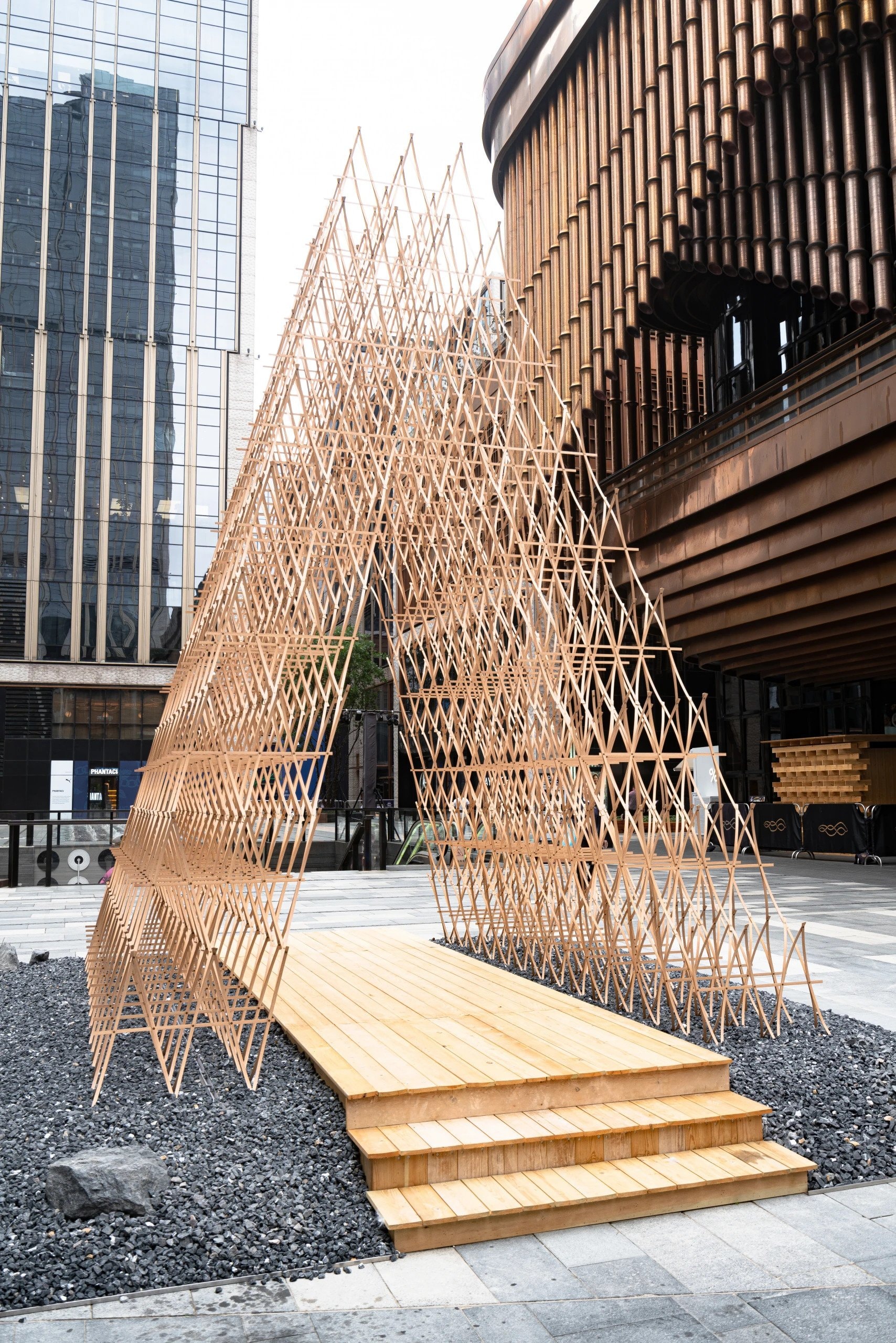 走進日本建築師隈研吾上海個展「五感的建築」