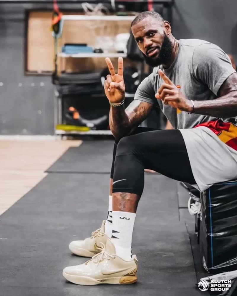 LeBron James 率先著用最新世代戰靴 Nike LeBron 21