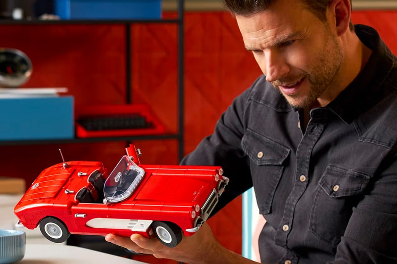 LEGO 推出經典車型 1961 Chevrolet Corvette 積木模型