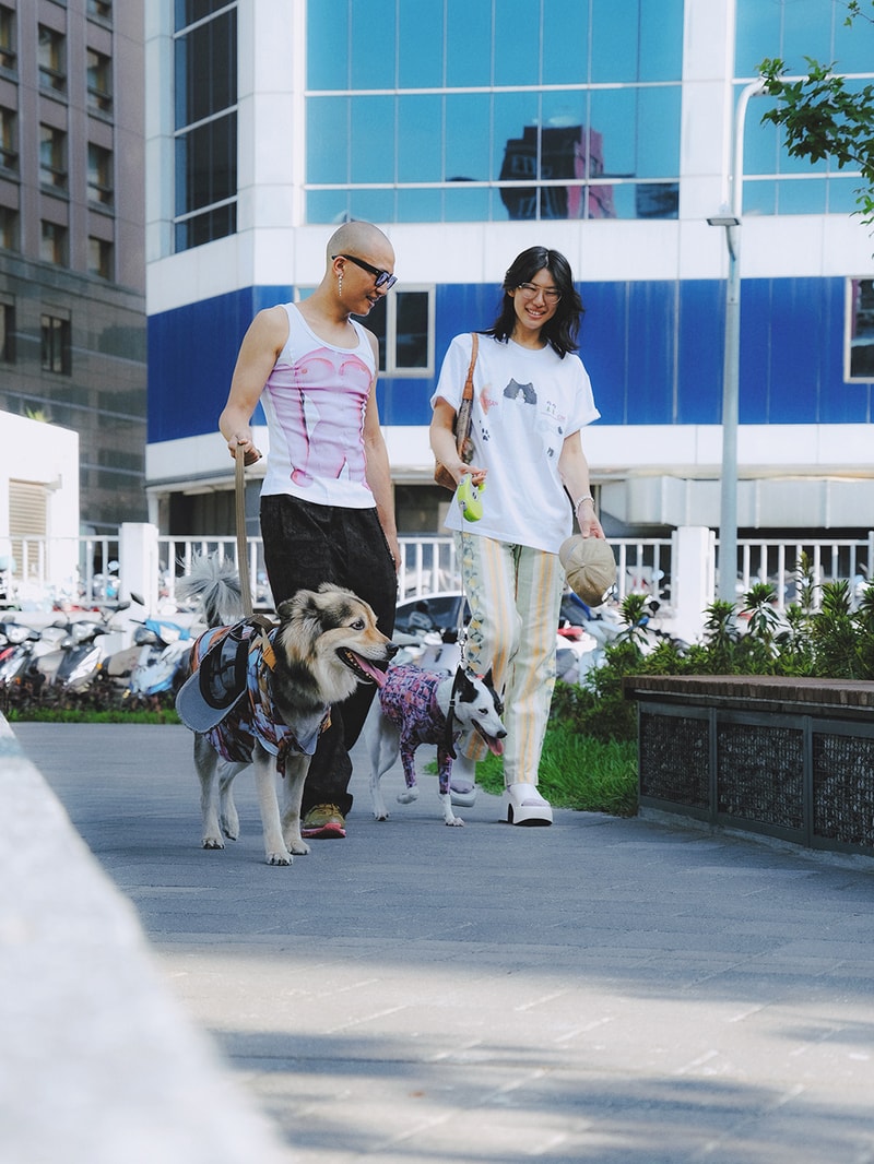 Streetsnaps:日常遛狗穿搭