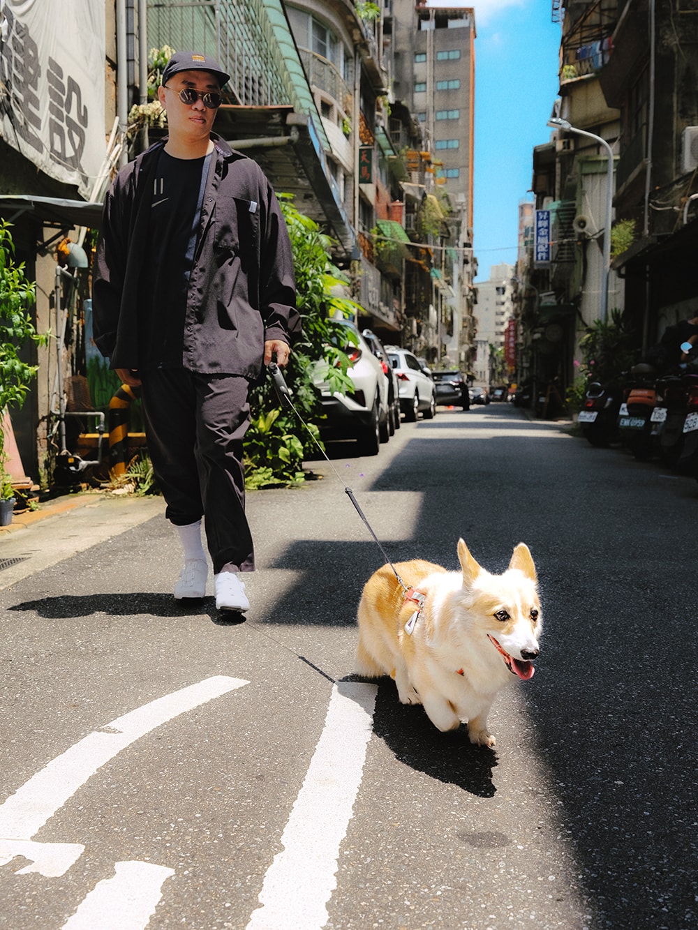 Streetsnaps：日常遛狗穿搭