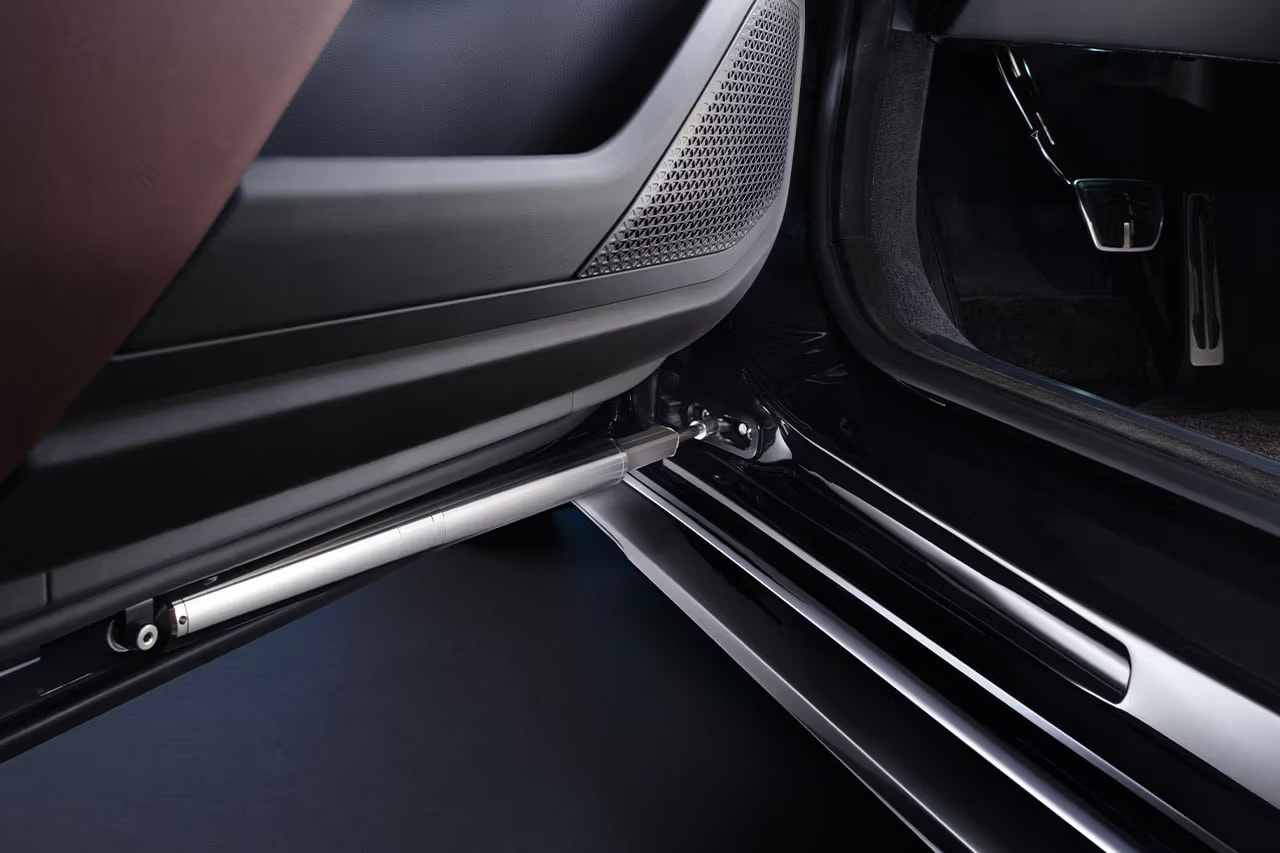 BMW 正式發表頂級「防彈」規格 7-Series 座駕