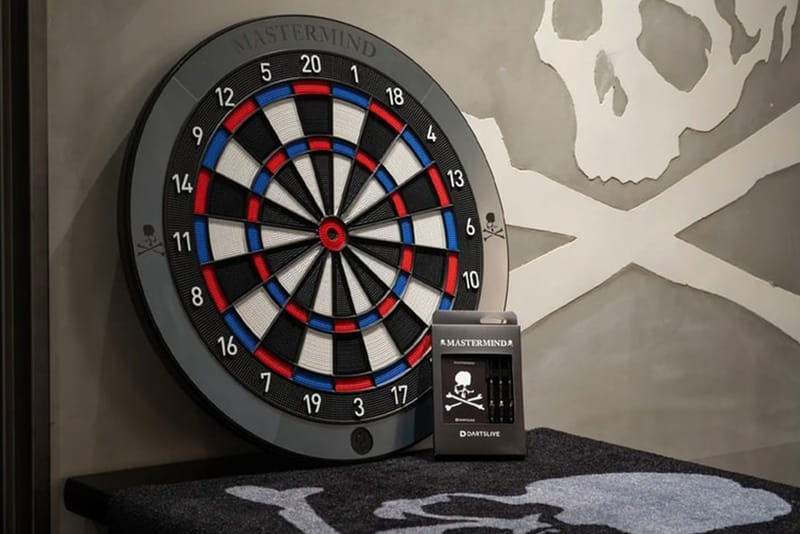 Mastermind WORLD 攜手飛鏢靶供應商 DARTSLIVE 打造聯名系列商品