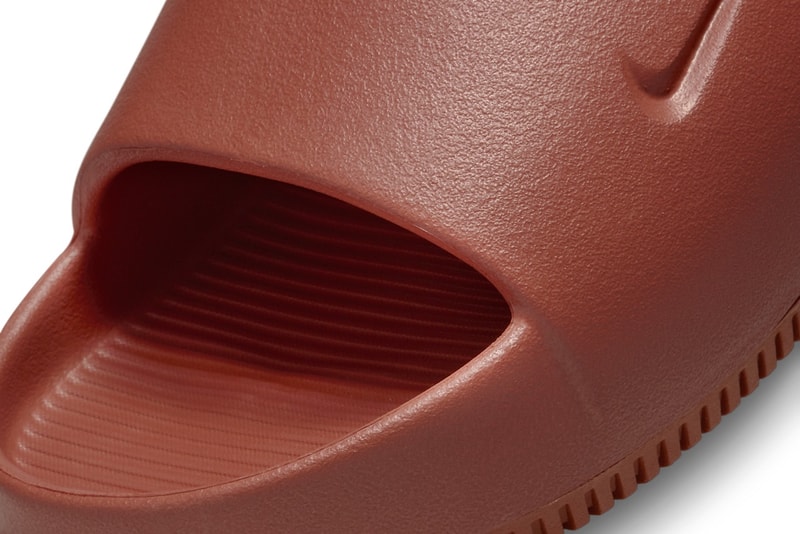 Nike Calm Slide 推出全新配色「Rugged Orange」