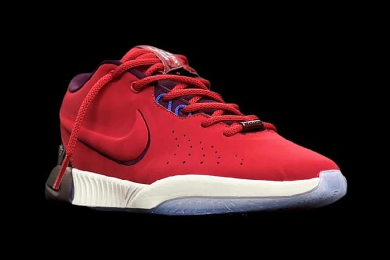 Nike LeBron 21 全新配色「James Theater」曝光