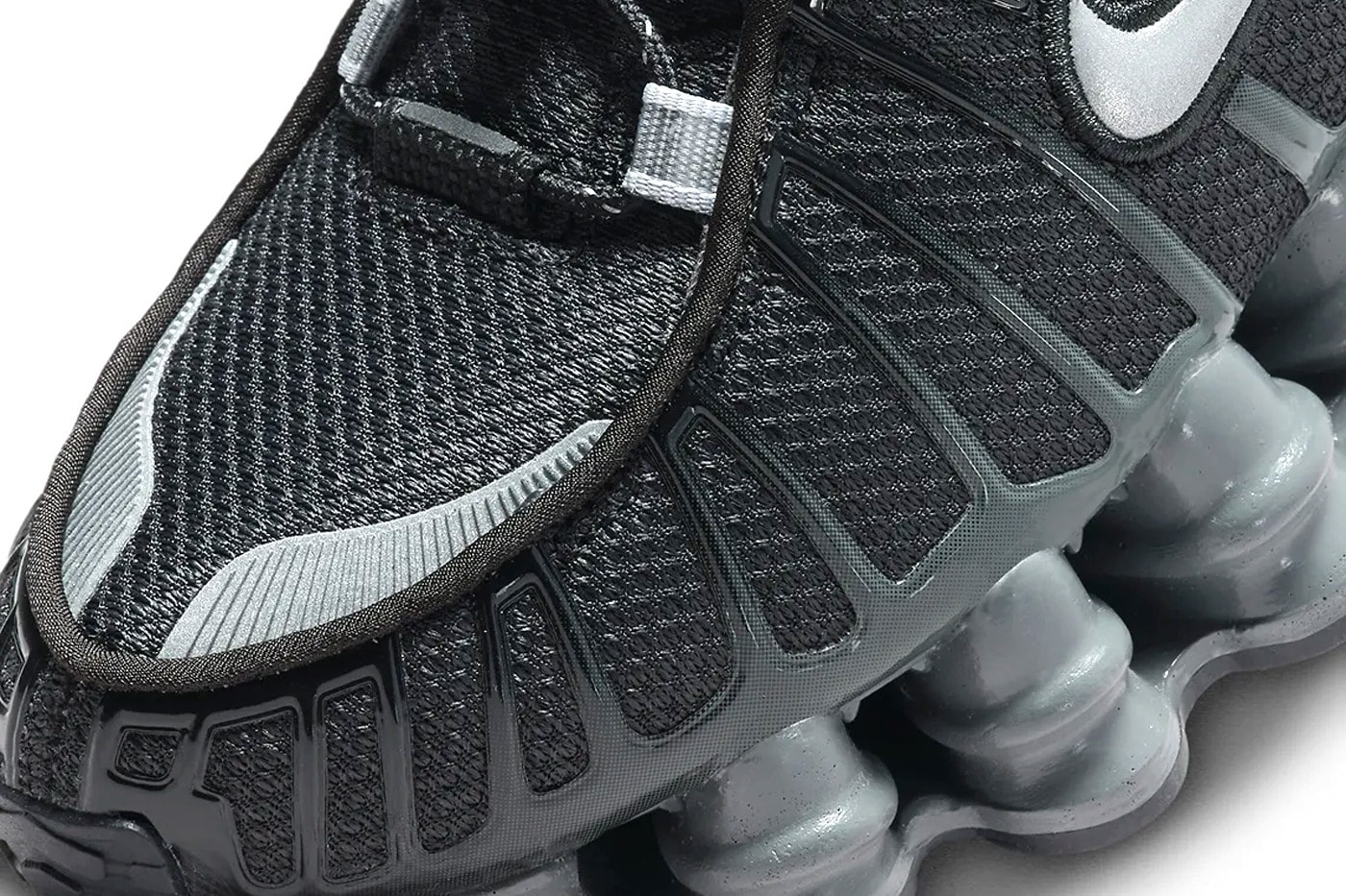 Nike Shox TL 全新配色「Black/Grey」率先曝光