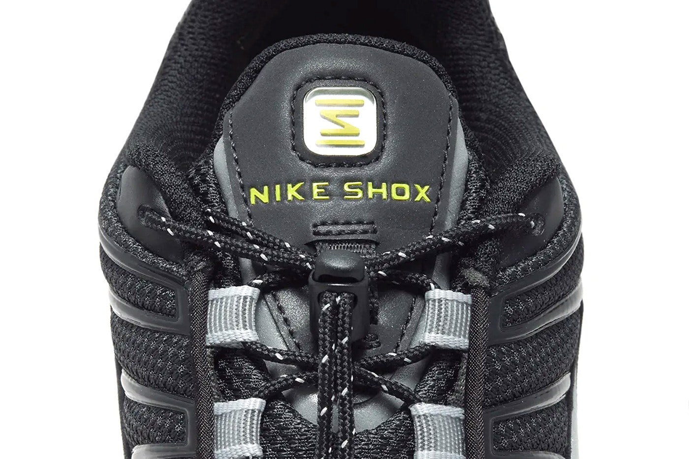 Nike Shox TL 全新配色「Black/Grey」率先曝光