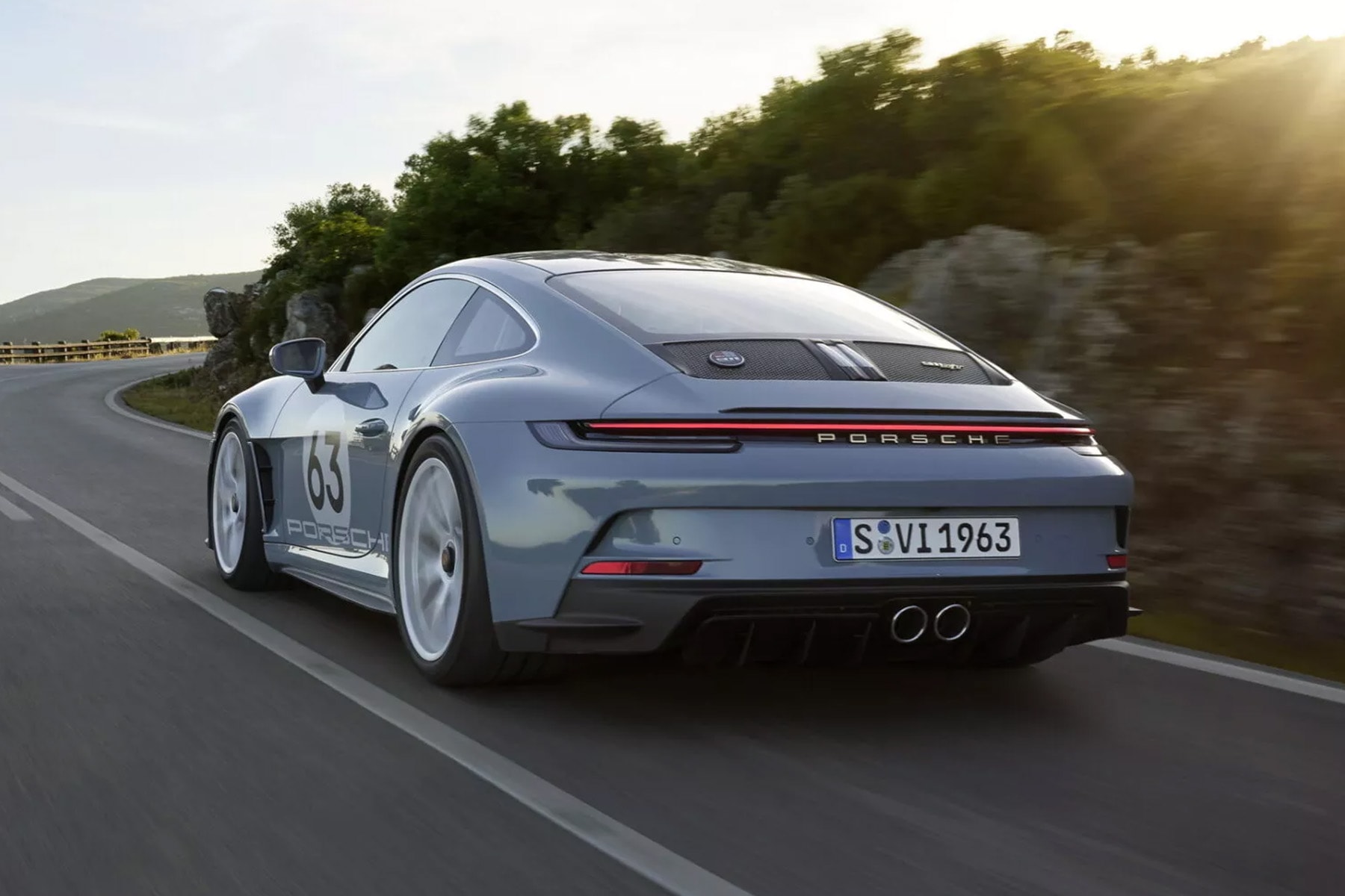 Porsche 全球限量 1,963 輛最新車型 911 S/T 正式發表