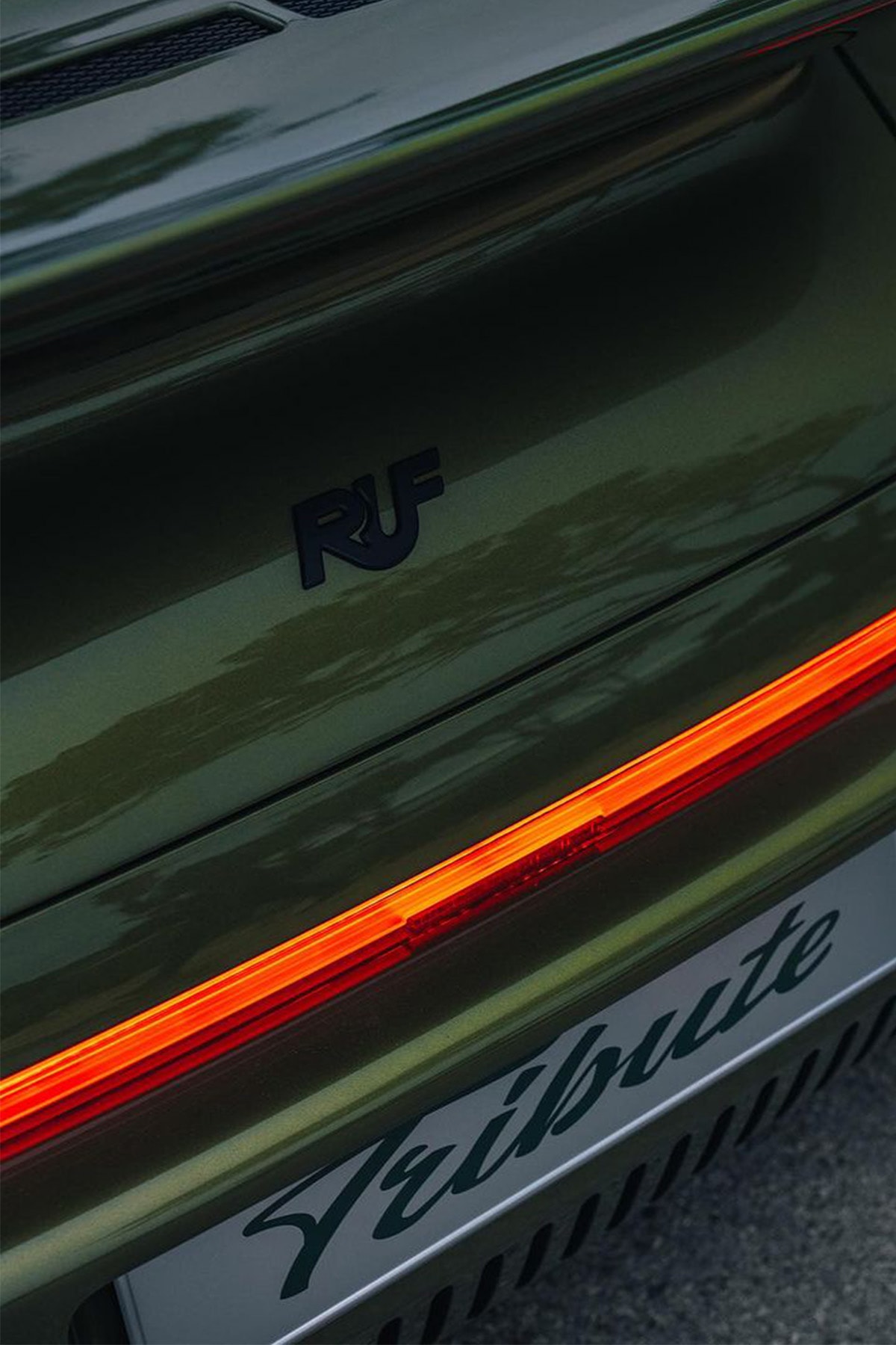 RUF Automobile 打造全新定製車型「RUF Tribute」
