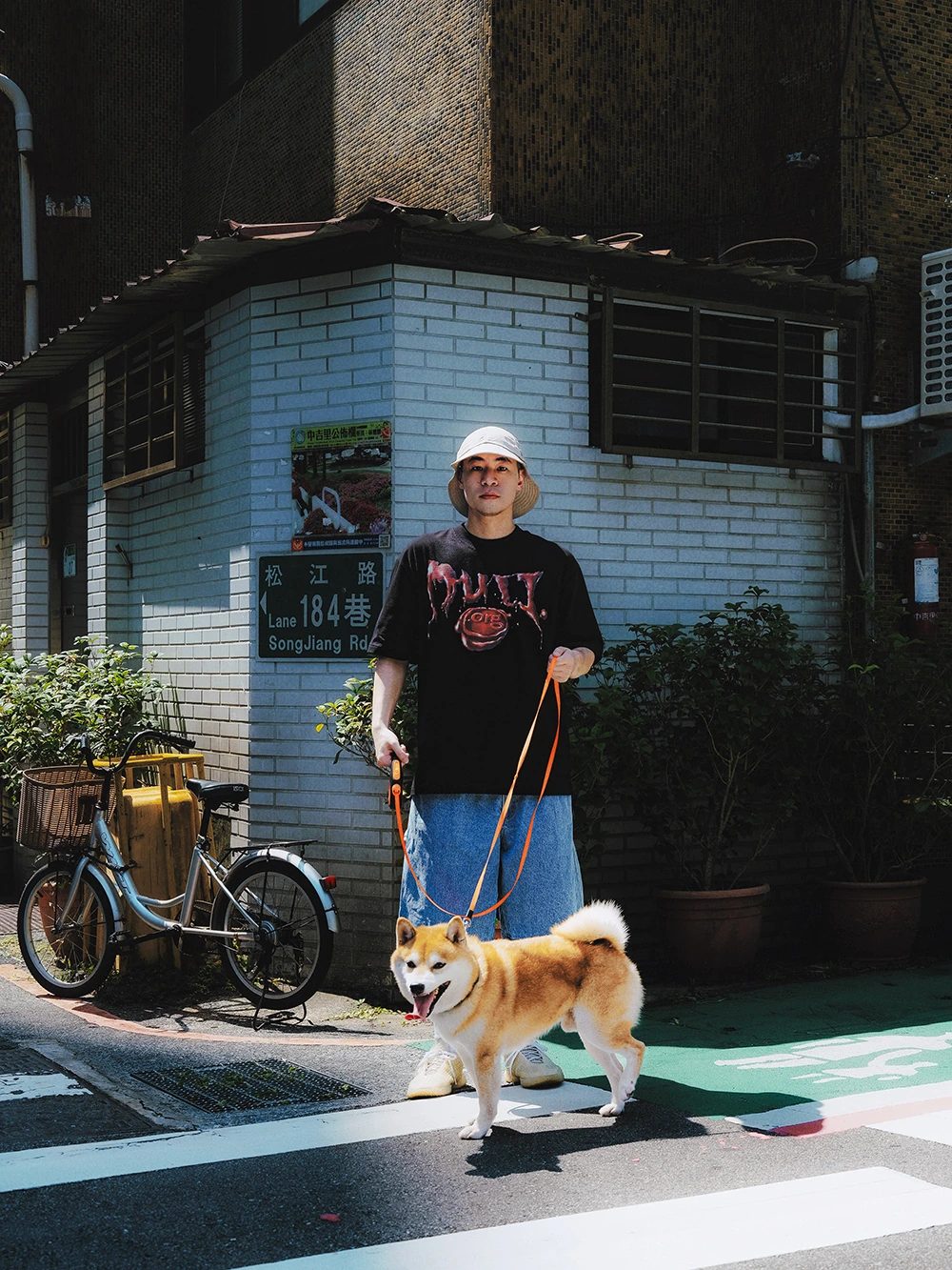 Streetsnaps：日常遛狗穿搭