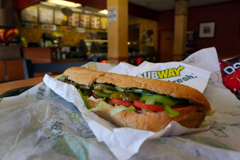 Subway 推出「改名享有終生免費潛艇堡」活動超過萬人報名