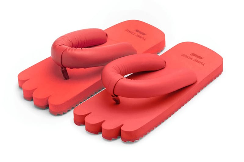 YUME YUME 攜手 AVAVAV 推出全新聯名四趾夾腳拖