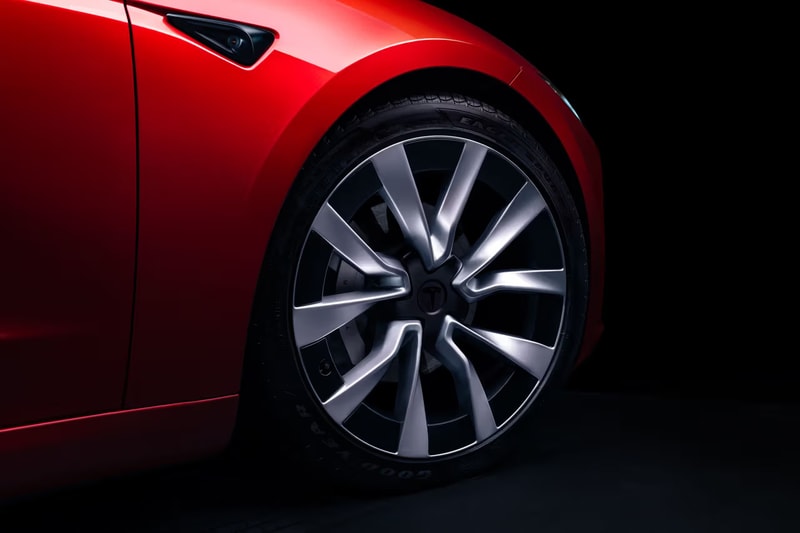 Tesla 正式發表全新改款 Model 3