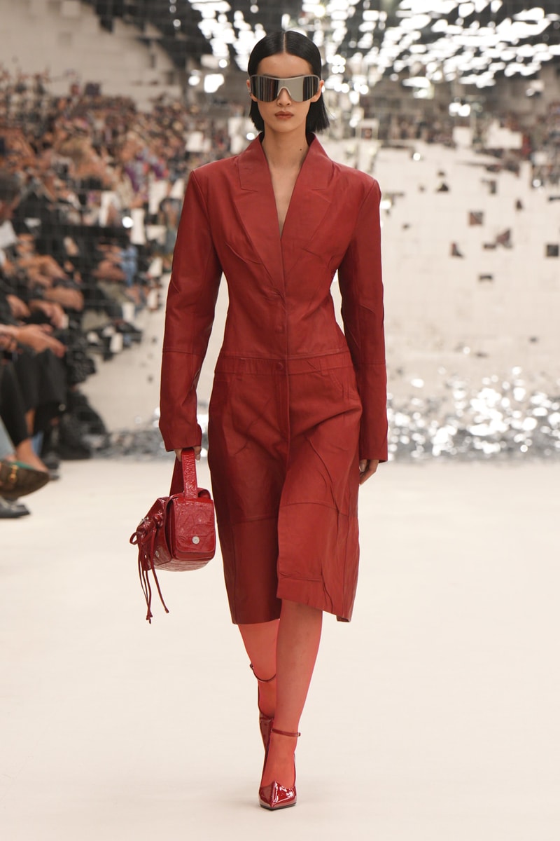 Acne Studios 正式發佈 2024 春夏女裝系列大秀