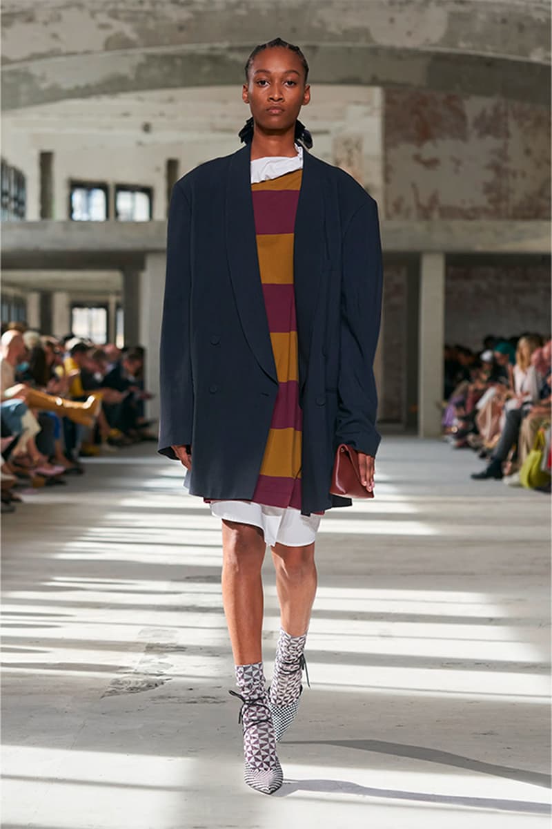 Dries Van Noten 正式發佈 2024 春夏女裝系列大秀