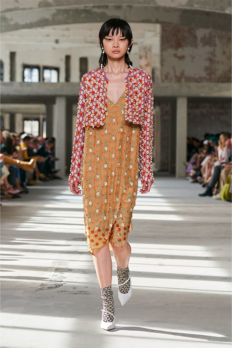 Dries Van Noten 正式發佈 2024 春夏女裝系列大秀