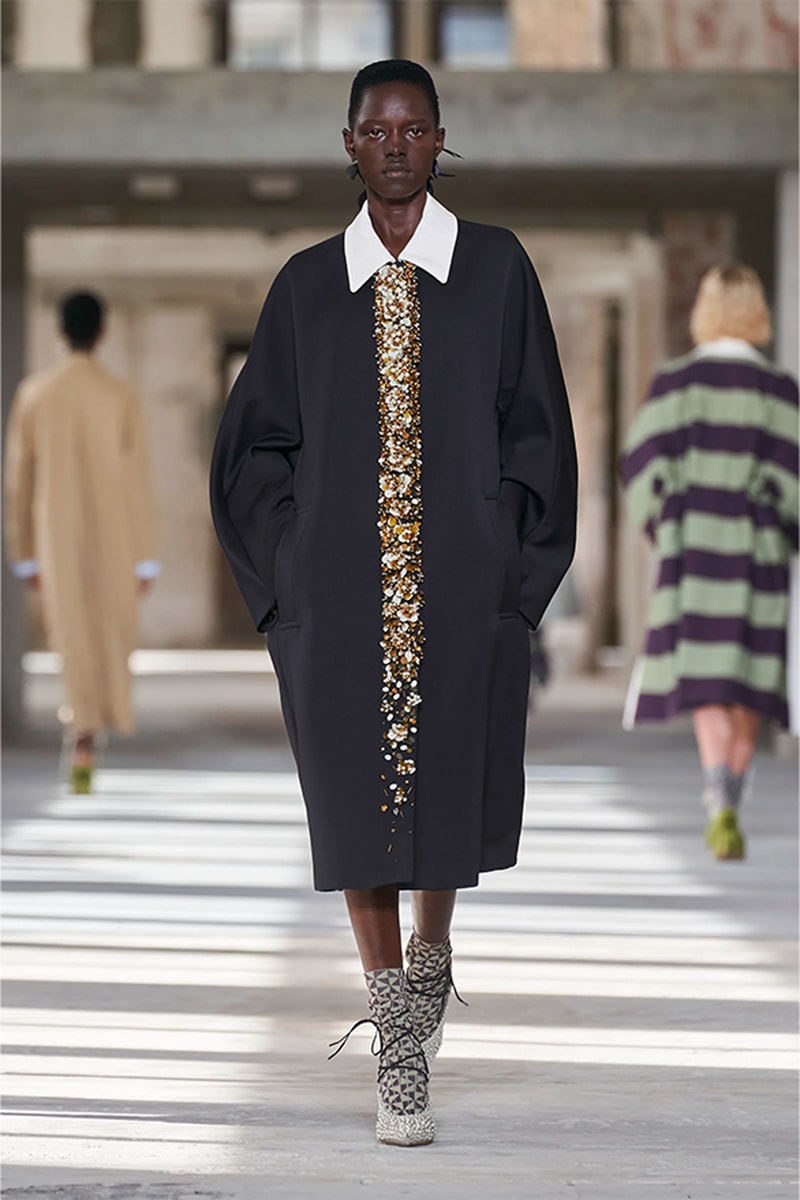 Dries Van Noten 正式發佈 2024 春夏女裝系列大秀