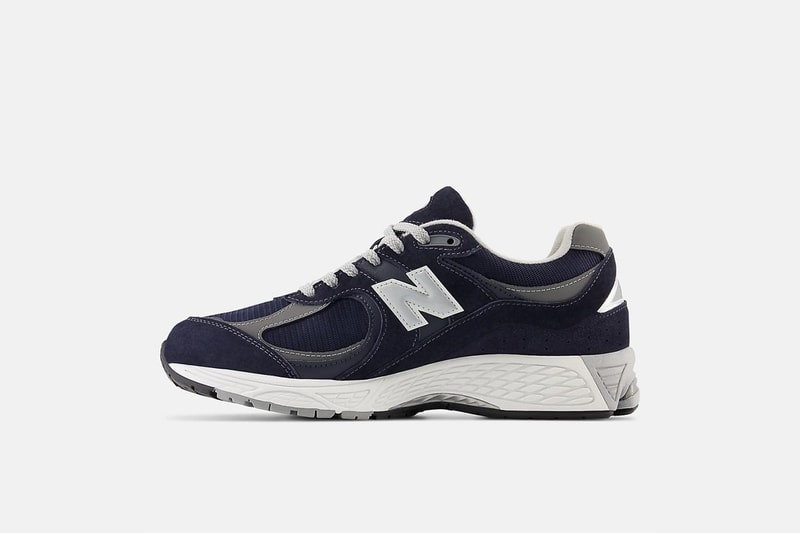 New Balance 推出 Gore-Tex 版本全新鞋款 M2002 RXK