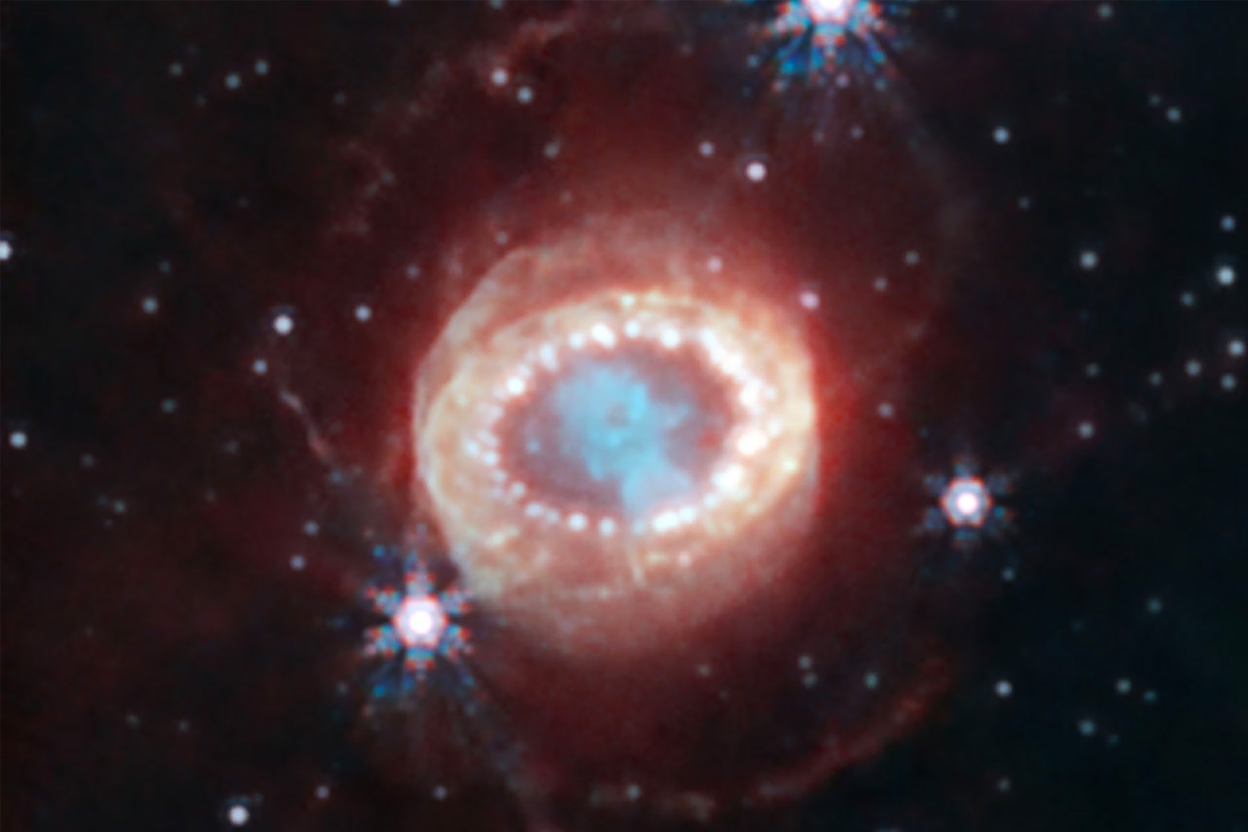 NASA 公開詹姆斯韋伯太空望遠鏡拍攝最新超新星 SN1987A 圖像