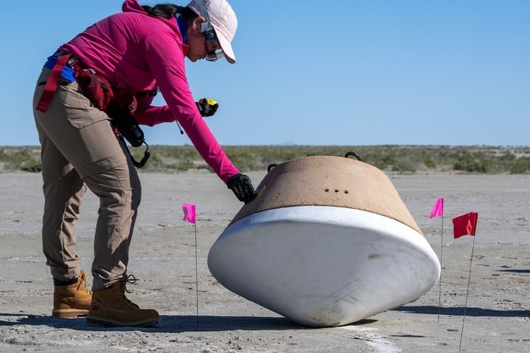 NASA 探測器「冥王號 OSIRIS-REx」成功運回重達 250 克小行星樣本