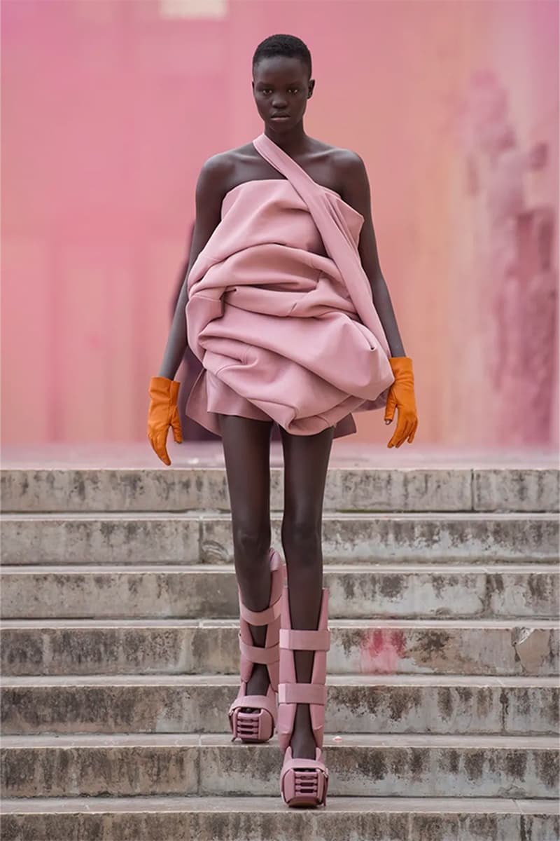 Rick Owens 正式發佈 2024 春夏女裝系列大秀