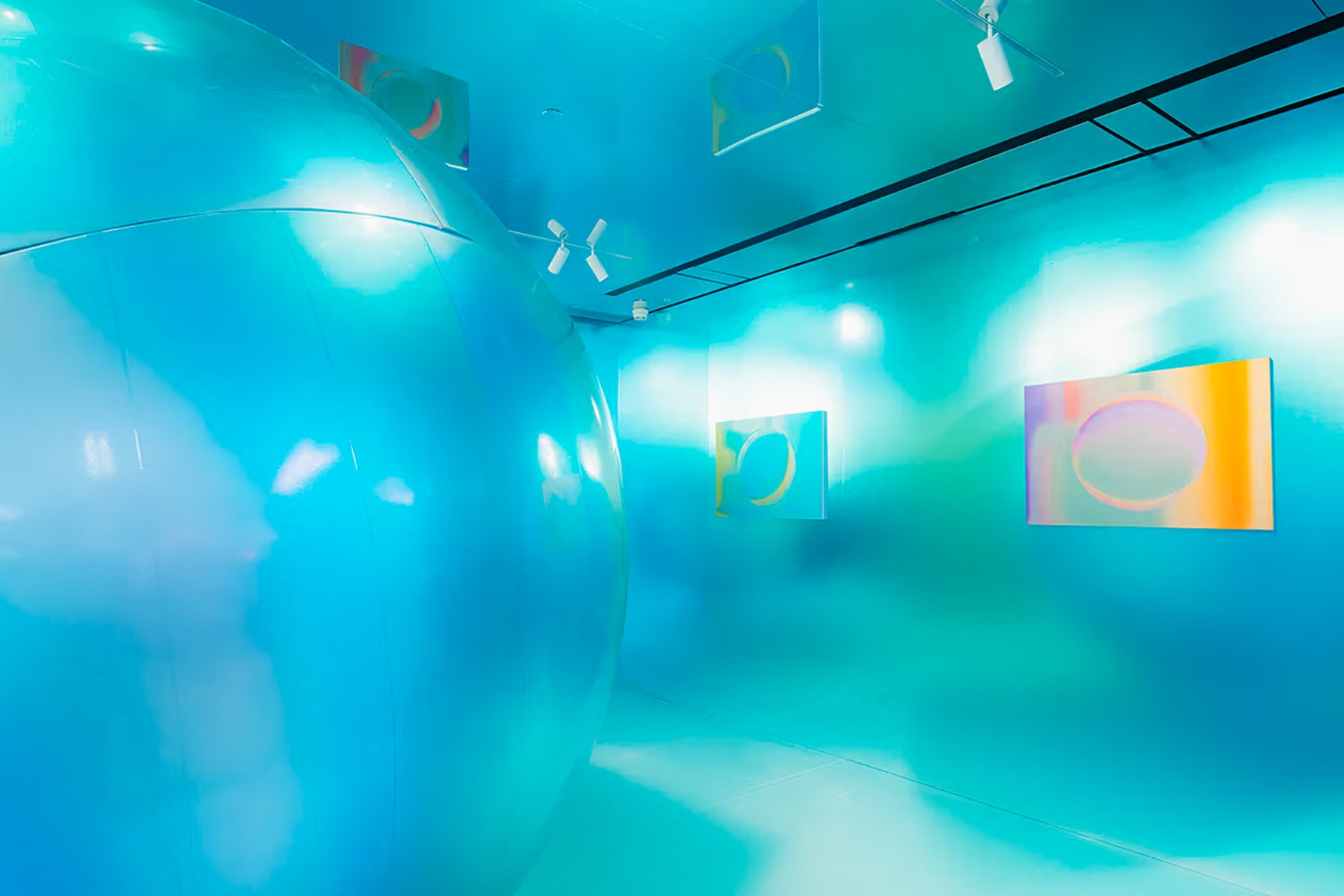 日本當代藝術家 YOSHIROTTEN 最新裝置展覽《MOON LANDING》正式登場