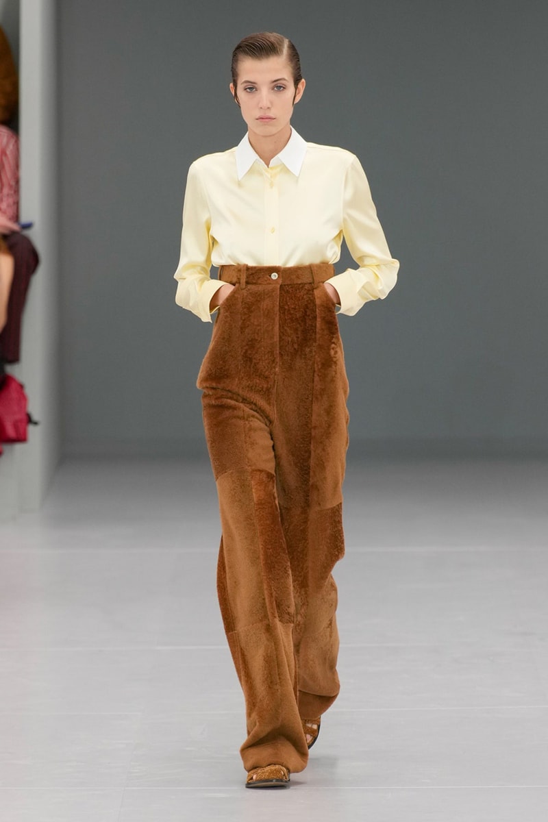 LOEWE 2024 春夏女裝大秀正式登場