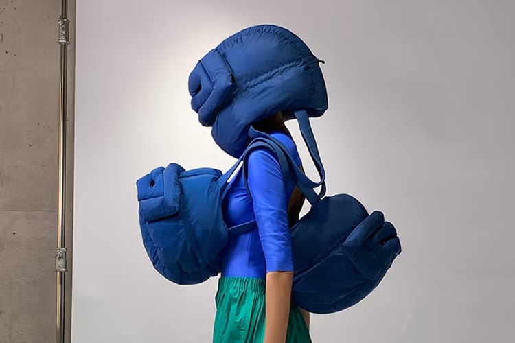 Dingyun Zhang 釋出最新作「Blue Reflex Helmet Bag」藍色反光頭盔包