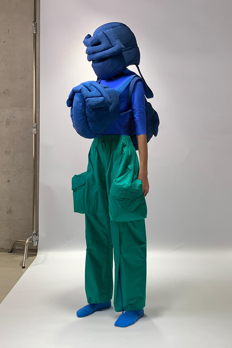 Dingyun Zhang 釋出最新作「Blue Reflex Helmet Bag」藍色反光頭盔包