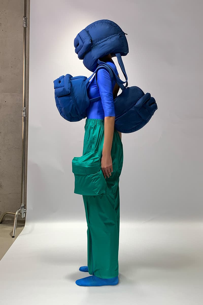 Dingyun Zhang 釋出最新作「Blue Reflex Helmet Bag」藍色反光頭盔包