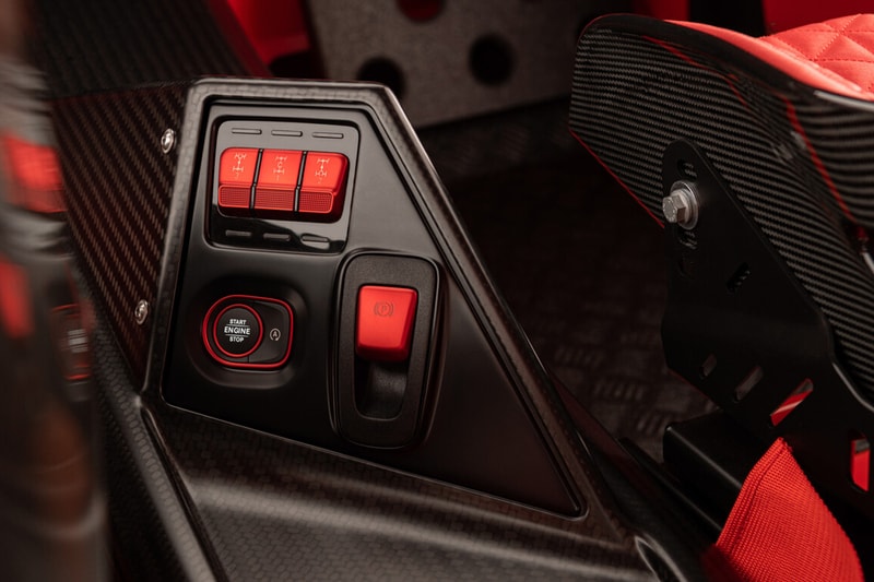近賞 Drake 最新 900 匹馬力 Brabus Crawler 定製車款