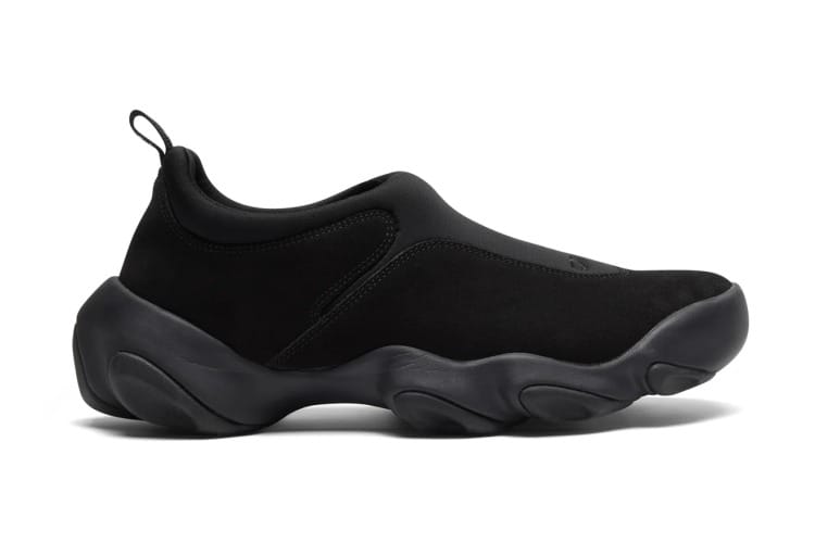 Junya Watanabe MAN 攜手 Oakley Factory Team 推出全新聯名鞋款