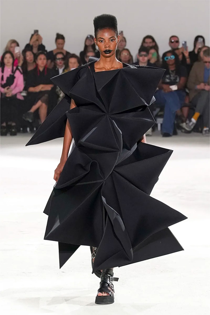 Junya Watanabe 正式發佈 2024 春夏女裝系列大秀