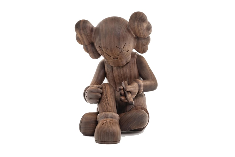 KAWS 正式推出限量 100 只全新「BETTER KNOWING」木質公仔
