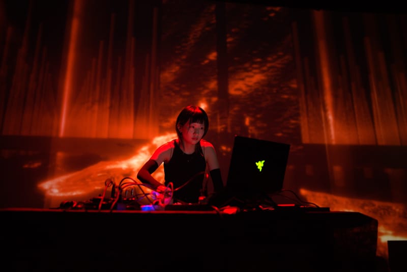 「我永遠記得，態度才是最重要的。」專訪電子聲音創作者 MEUKO! MEUKO!