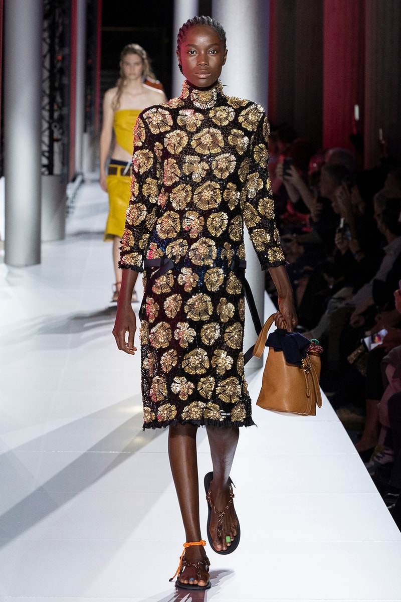 Miuccia Prada 執掌 Miu Miu 2024 春夏時裝大秀正式登場