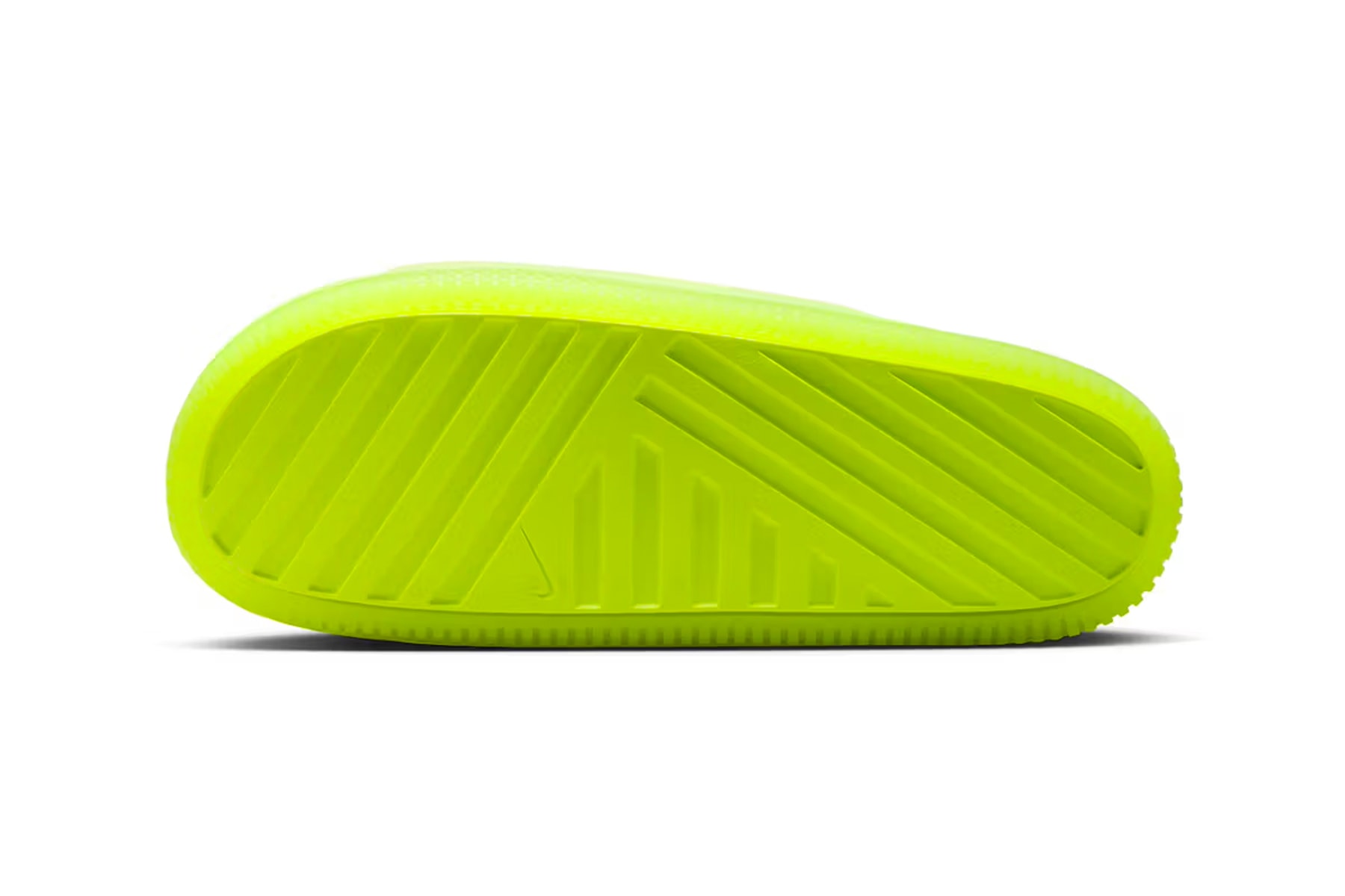 Nike Calm Slide 推出全新配色「Volt」