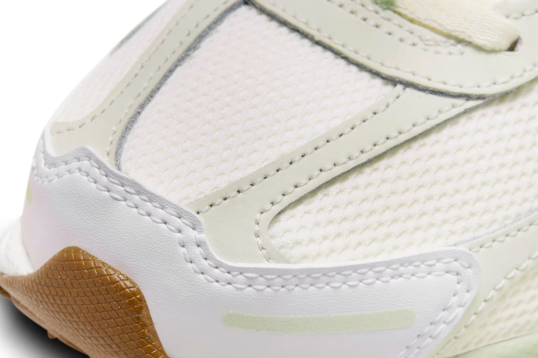 Nike Zoom Vomero 5 正式推出「Sail」、「Buff Gold」混合配色
