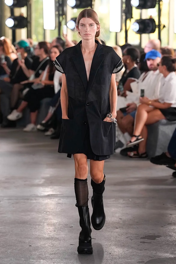 sacai 2024 春夏女裝大秀正式登場