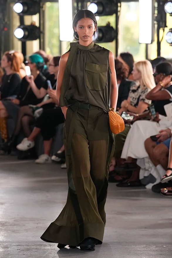 sacai 2024 春夏女裝大秀正式登場