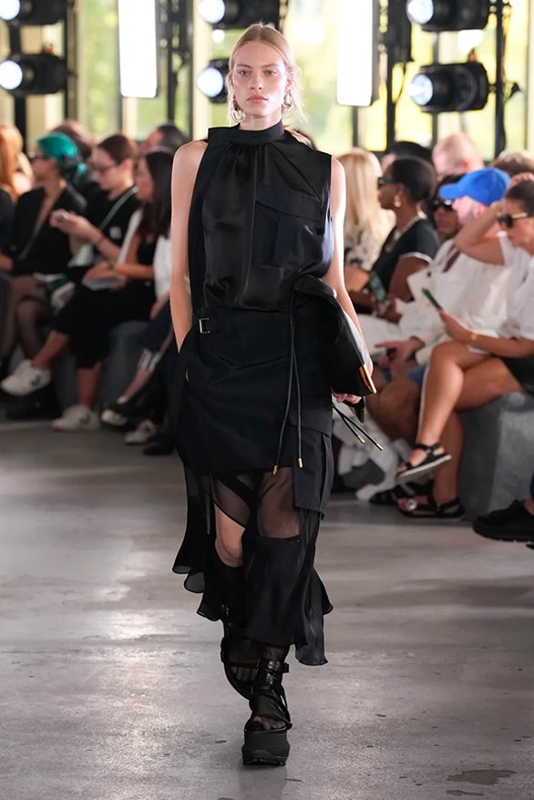 sacai 2024 春夏女裝大秀正式登場