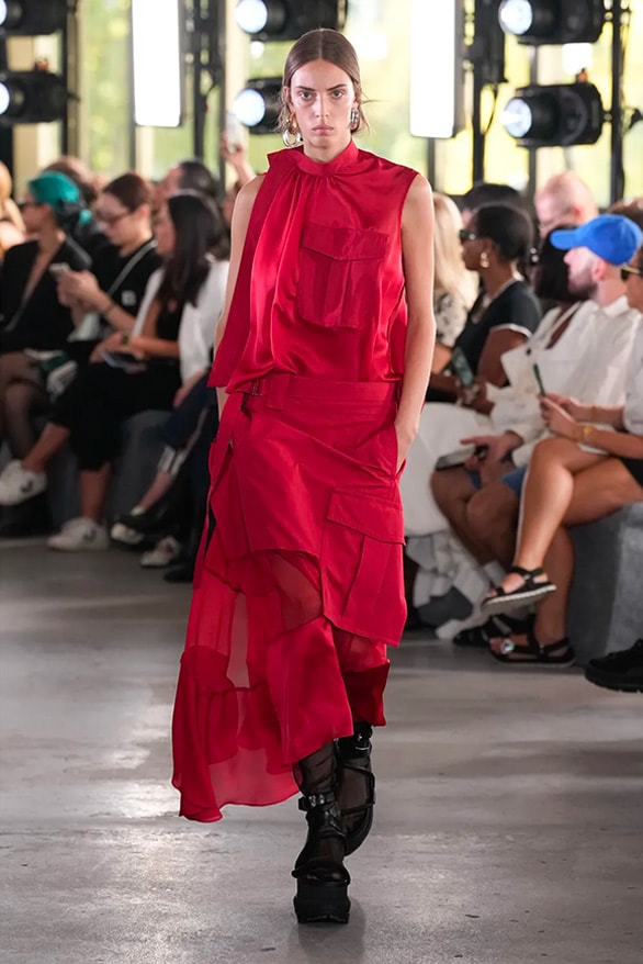 sacai 2024 春夏女裝大秀正式登場