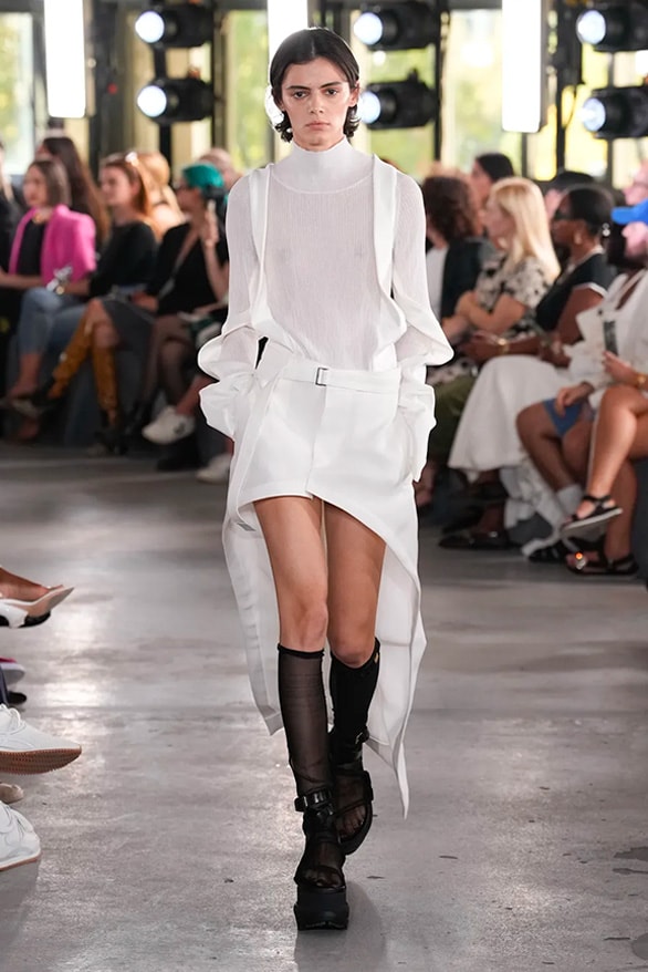 sacai 2024 春夏女裝大秀正式登場