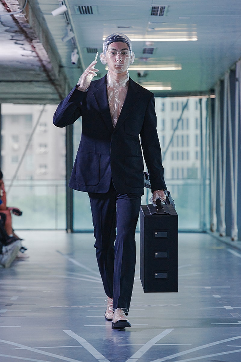 XANDER ZHOU 正式發佈 2024 春夏系列大秀