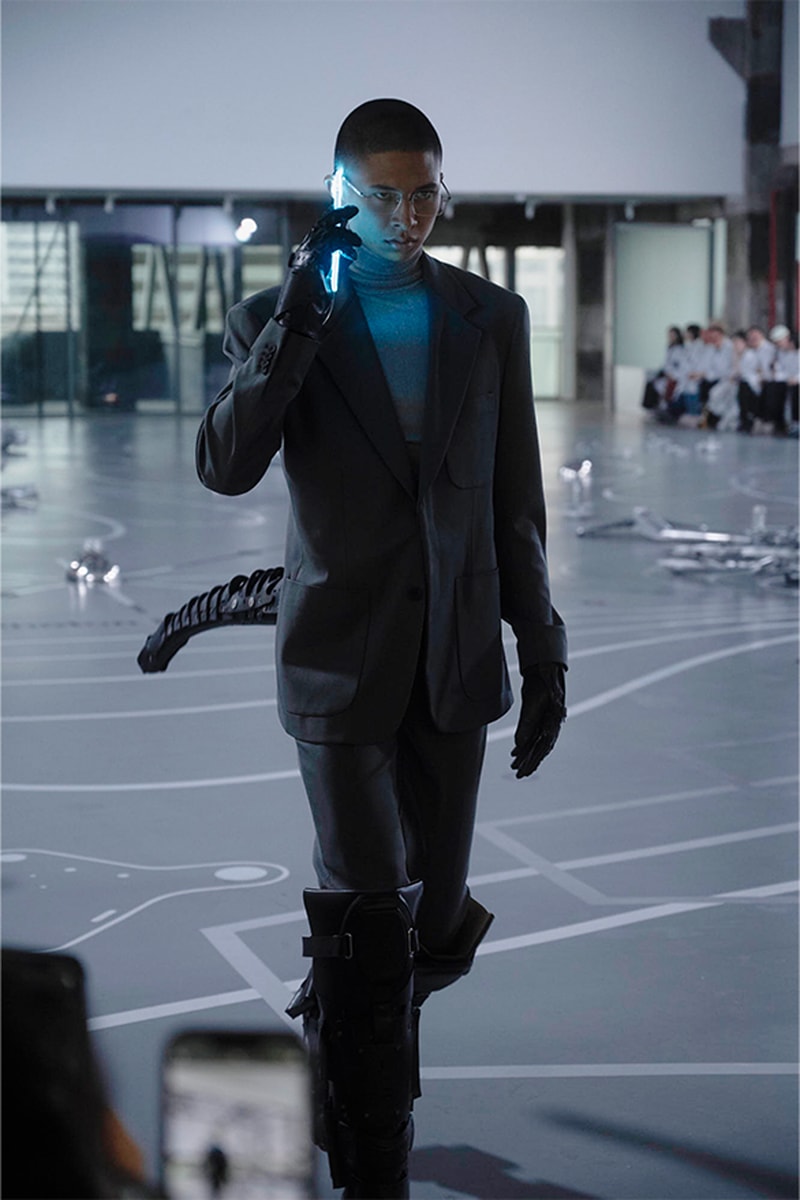 XANDER ZHOU 正式發佈 2024 春夏系列大秀