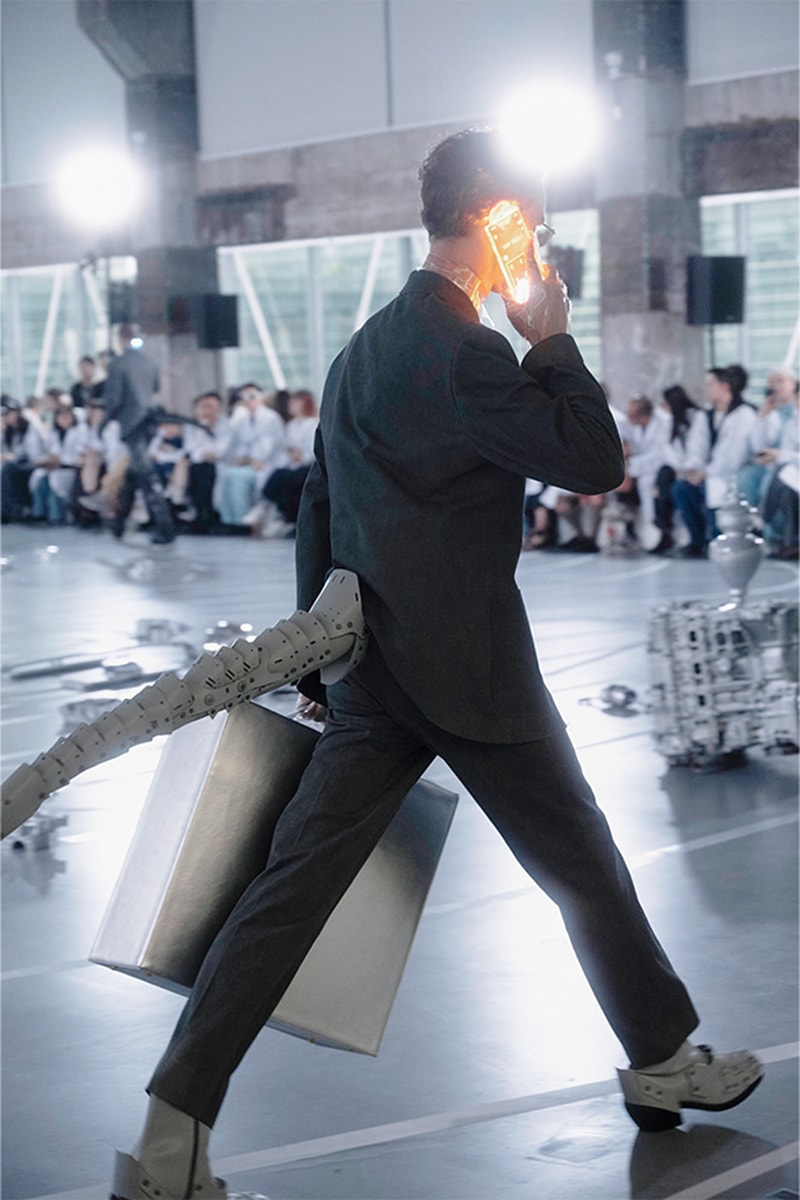 XANDER ZHOU 正式發佈 2024 春夏系列大秀