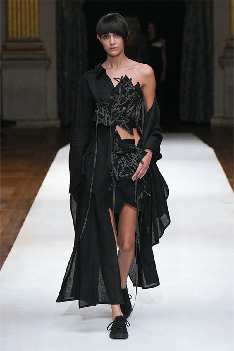 Yohji Yamamoto 正式發佈 2024 春夏女裝系列大秀