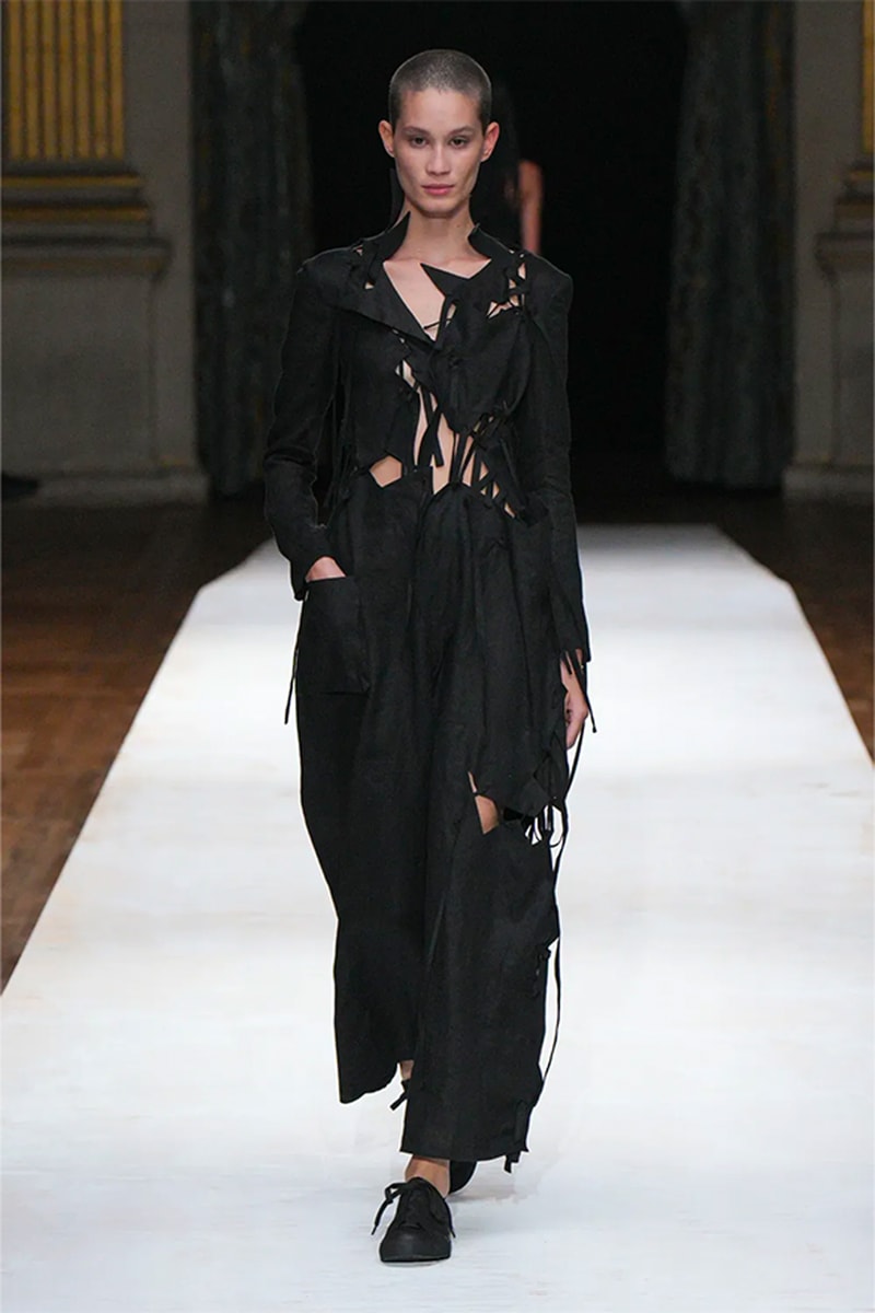 Yohji Yamamoto 正式發佈 2024 春夏女裝系列大秀